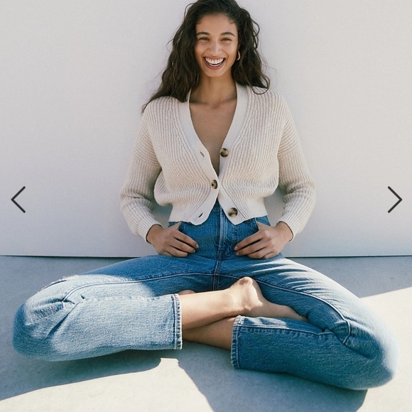 Madewell Denim - Madewell The Mid-Rise Perfect Vintage Jean in Ainsdale Wash: Knee-Rip Edition